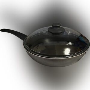 Wok with Lid